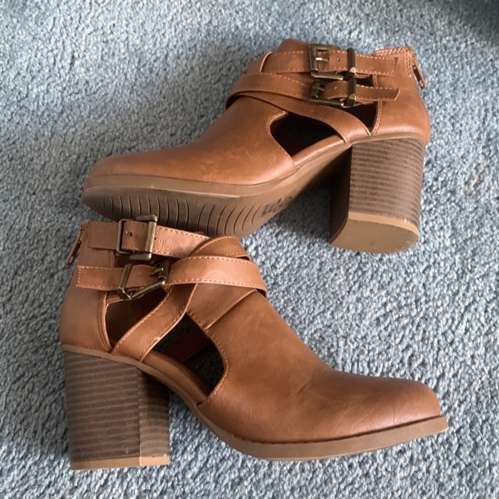Brown boots, like new